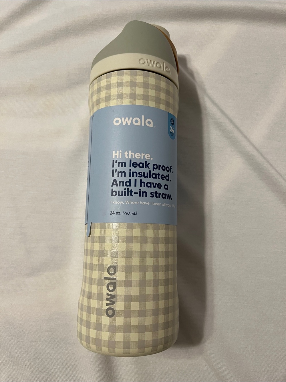Owala 24 oz Stainless Steel FreeSip Insulated Water Bottle in Picnic Perfection